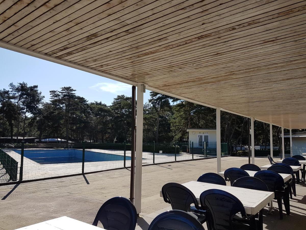 " Casitacuriosa " Chalet Op Camping Met Buitenzwembad Balen Exterior photo